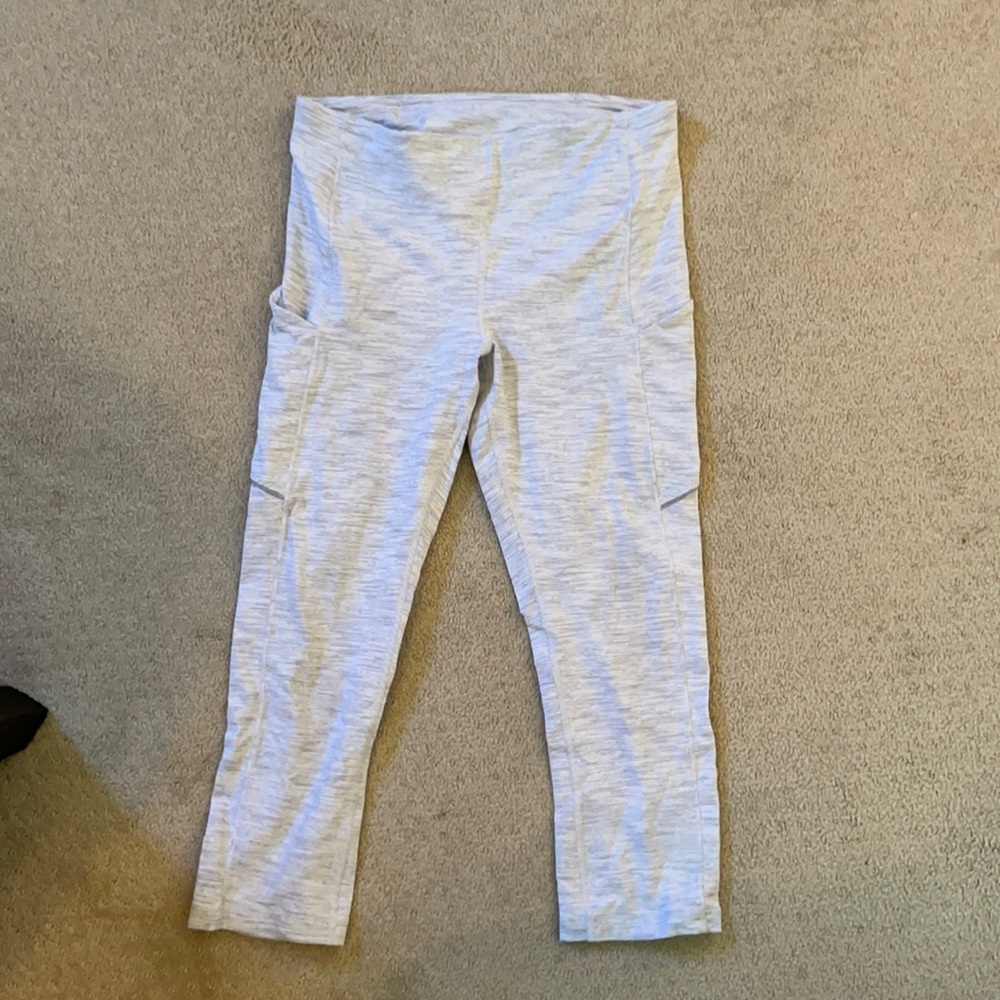 Lululemon cropped grey legging with side pocket